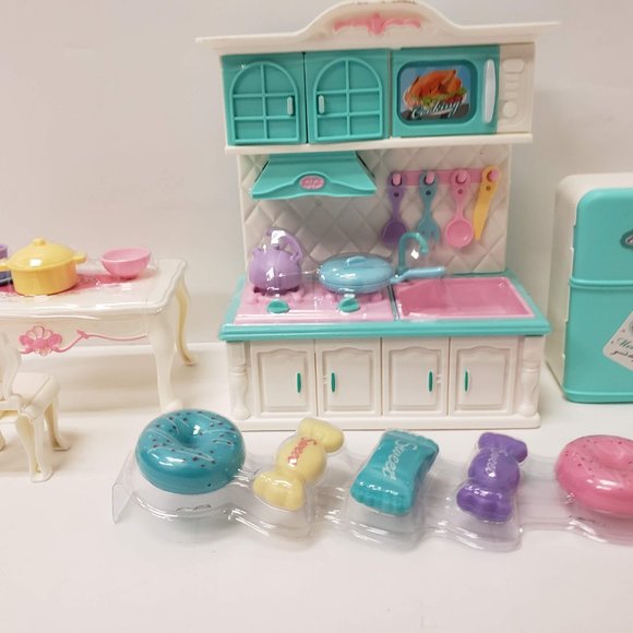 New Dollhouse Bedroom/Kitchen set - Picture 5 of 16